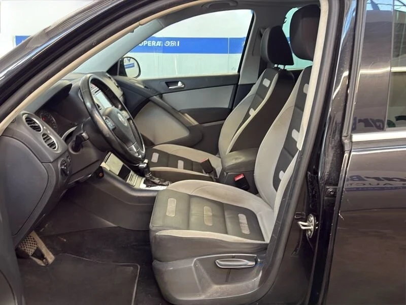 VW Tiguan * 2.0TDI* 4Motion* DSG* СервизнаИстория* , снимка 5 - Автомобили и джипове - 54886727