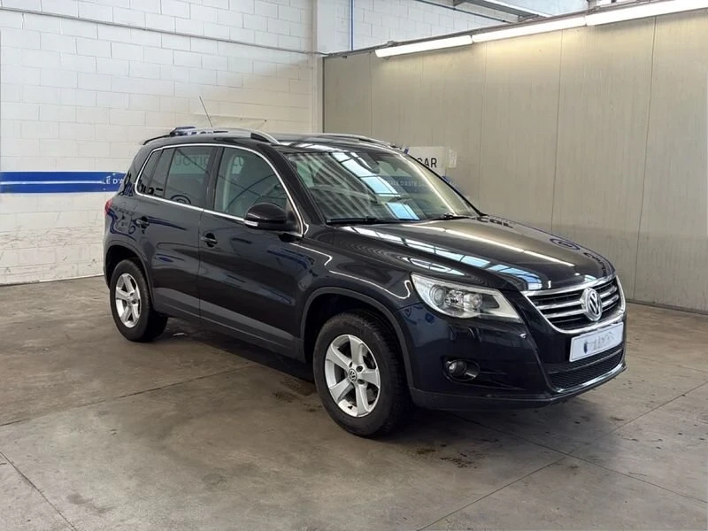 VW Tiguan * 2.0TDI* 4Motion* DSG* СервизнаИстория* , снимка 2 - Автомобили и джипове - 54886727