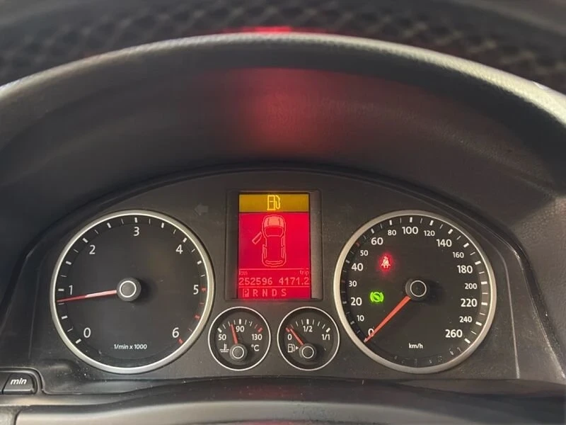 VW Tiguan * 2.0TDI* 4Motion* DSG* СервизнаИстория* , снимка 8 - Автомобили и джипове - 54886727