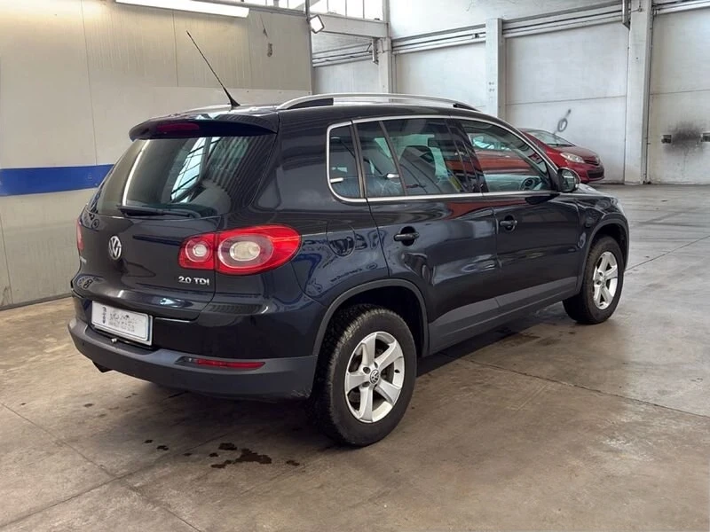 VW Tiguan * 2.0TDI* 4Motion* DSG* СервизнаИстория* , снимка 4 - Автомобили и джипове - 54886727