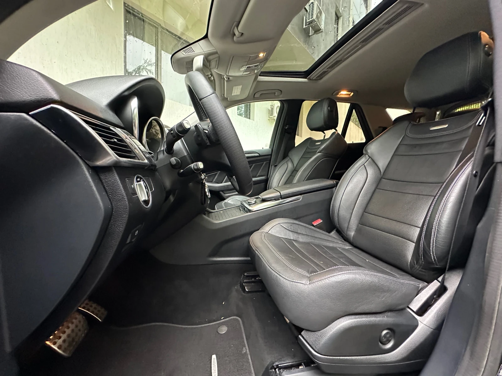 Mercedes-Benz ML 500 AMG OPTIC / РЕГИСТРИРАН - изображение 10