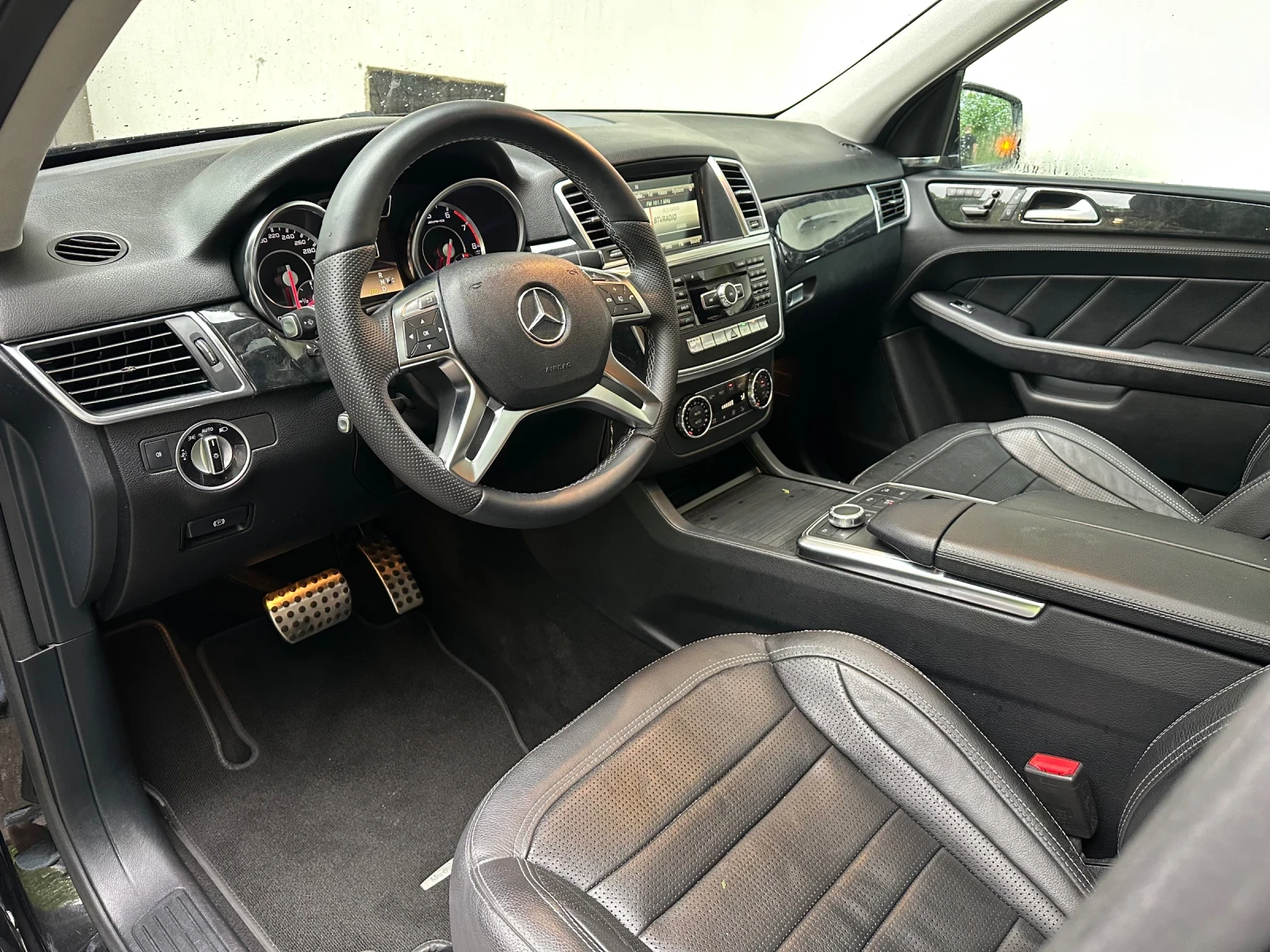 Mercedes-Benz ML 500 AMG OPTIC / РЕГИСТРИРАН - изображение 9