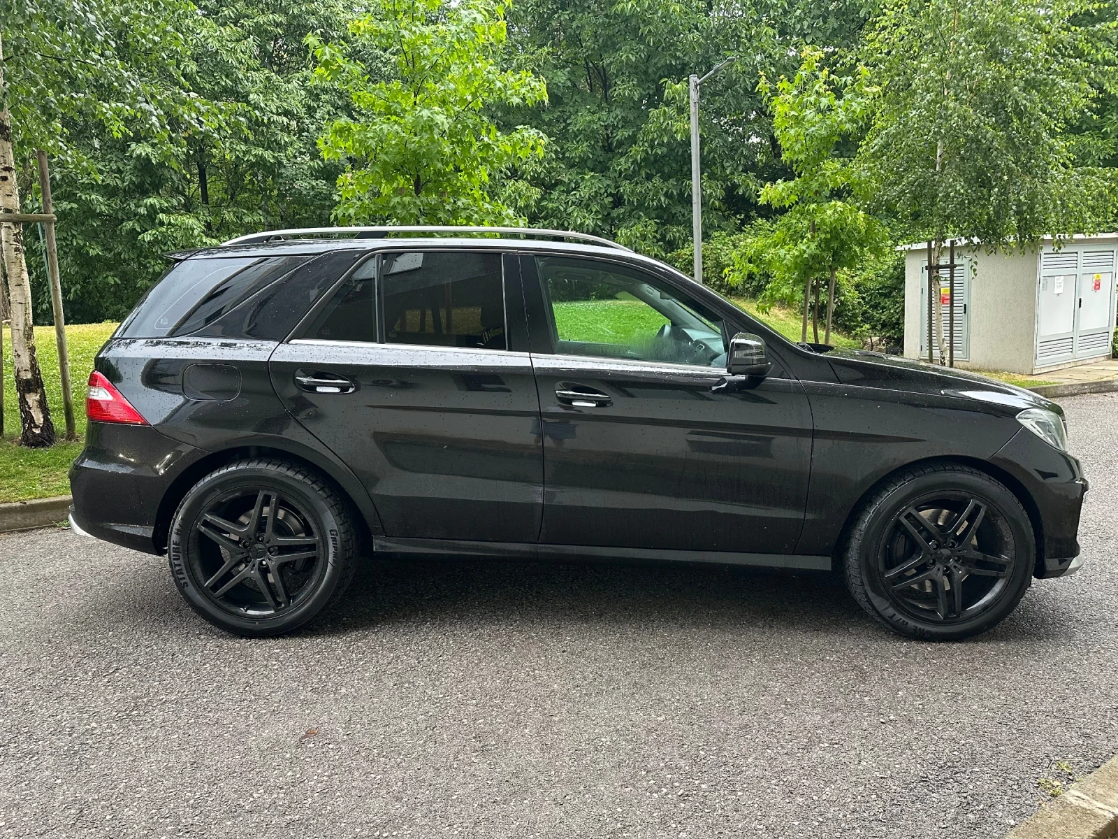 Mercedes-Benz ML 500 AMG OPTIC / РЕГИСТРИРАН - изображение 8