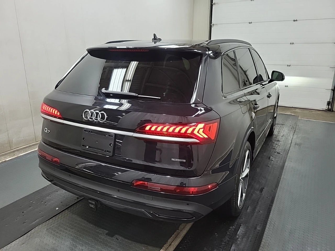 Audi Q7 * CARFAX * АВТО КРЕДИТ * ЦЕНА ДО БГ! - изображение 6