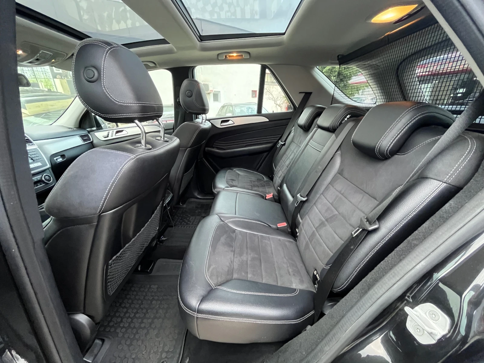 Mercedes-Benz ML 350 d 4Matic/7G/Harmon Kardon/alkantara/panorama - изображение 9