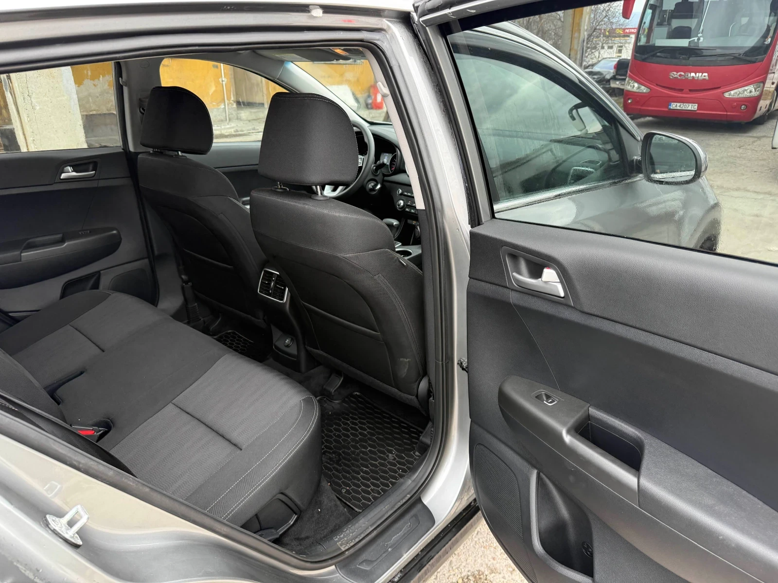 Kia Sportage AWD, снимка 16 - Автомобили и джипове - 53918491