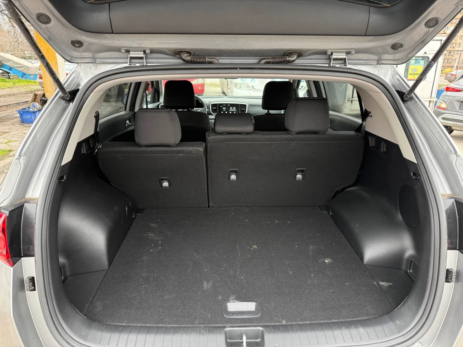 Kia Sportage AWD, снимка 17 - Автомобили и джипове - 53918491