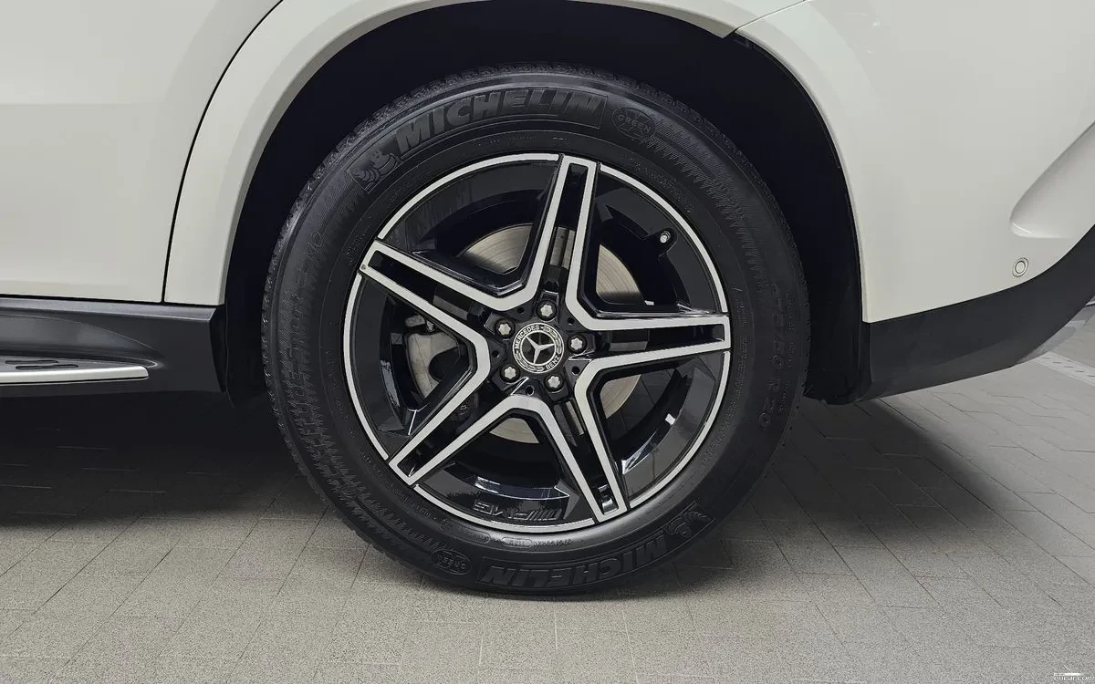 Mercedes-Benz GLE 400 2021* AMG PK* HEAD-UP* 9G* ОБДУХ* КРАЙНА ЦЕНА, снимка 5 - Автомобили и джипове - 54127801