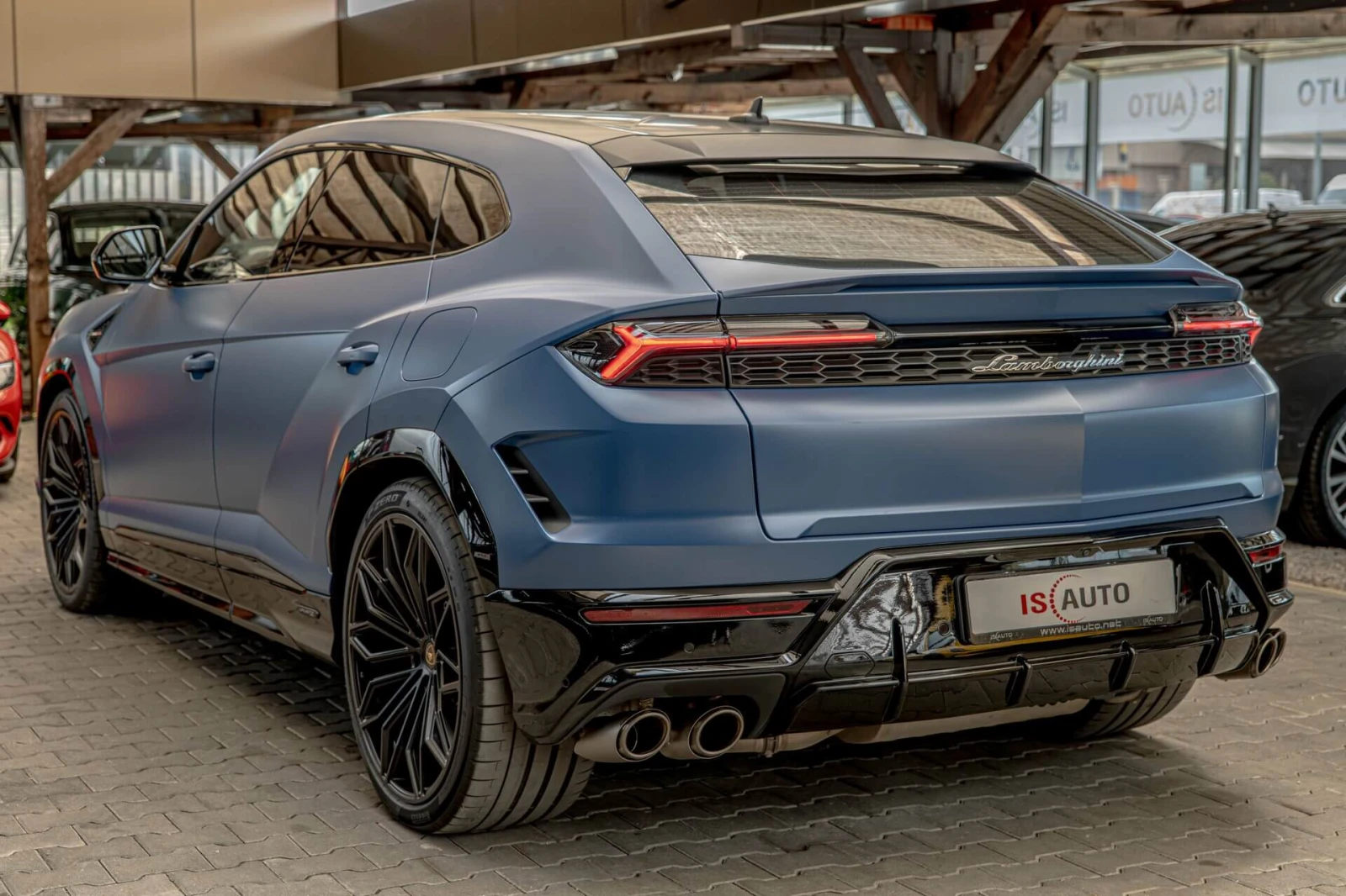 Lamborghini Urus SE/Akrapovic/Bang&Olufsen/Керамика/Карбон/Premium , снимка 5 - Автомобили и джипове - 54268651