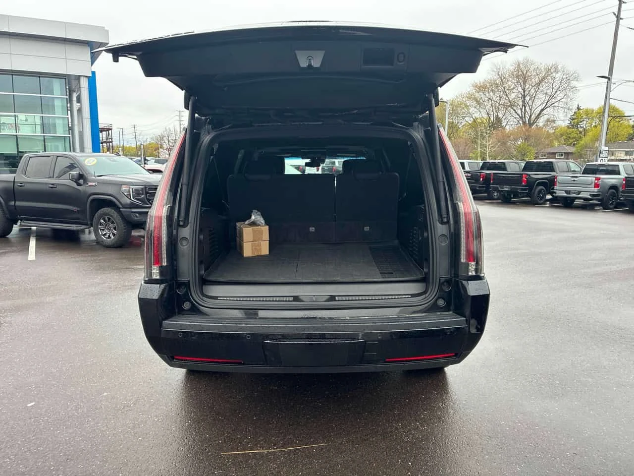 Cadillac Escalade * Platinum * CARFAX * ОБДУХВАНЕ * 360 * ТЕЛЕВИЗОРИ, снимка 11 - Автомобили и джипове - 54451055