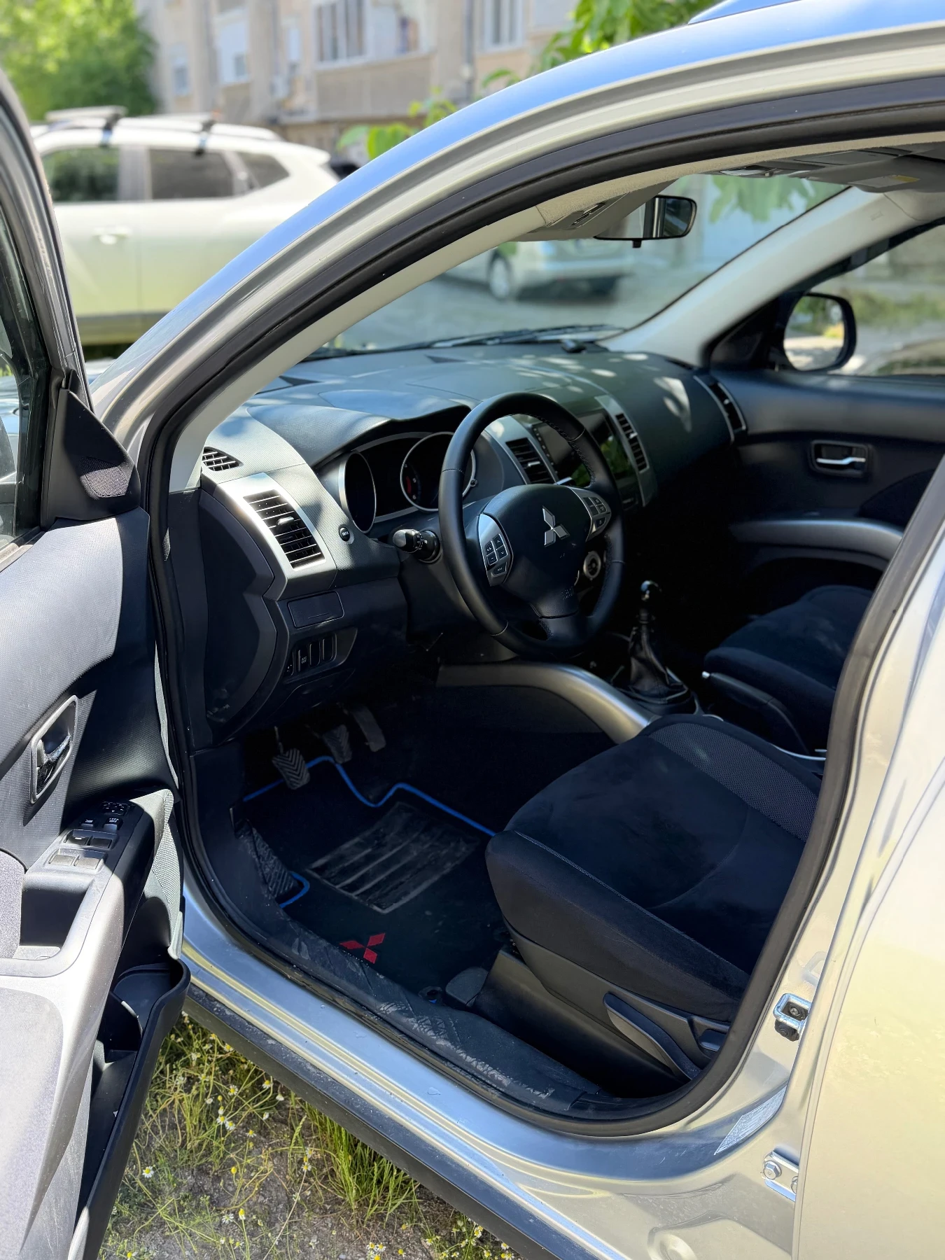 Mitsubishi Outlander 2, снимка 4 - Автомобили и джипове - 54723388