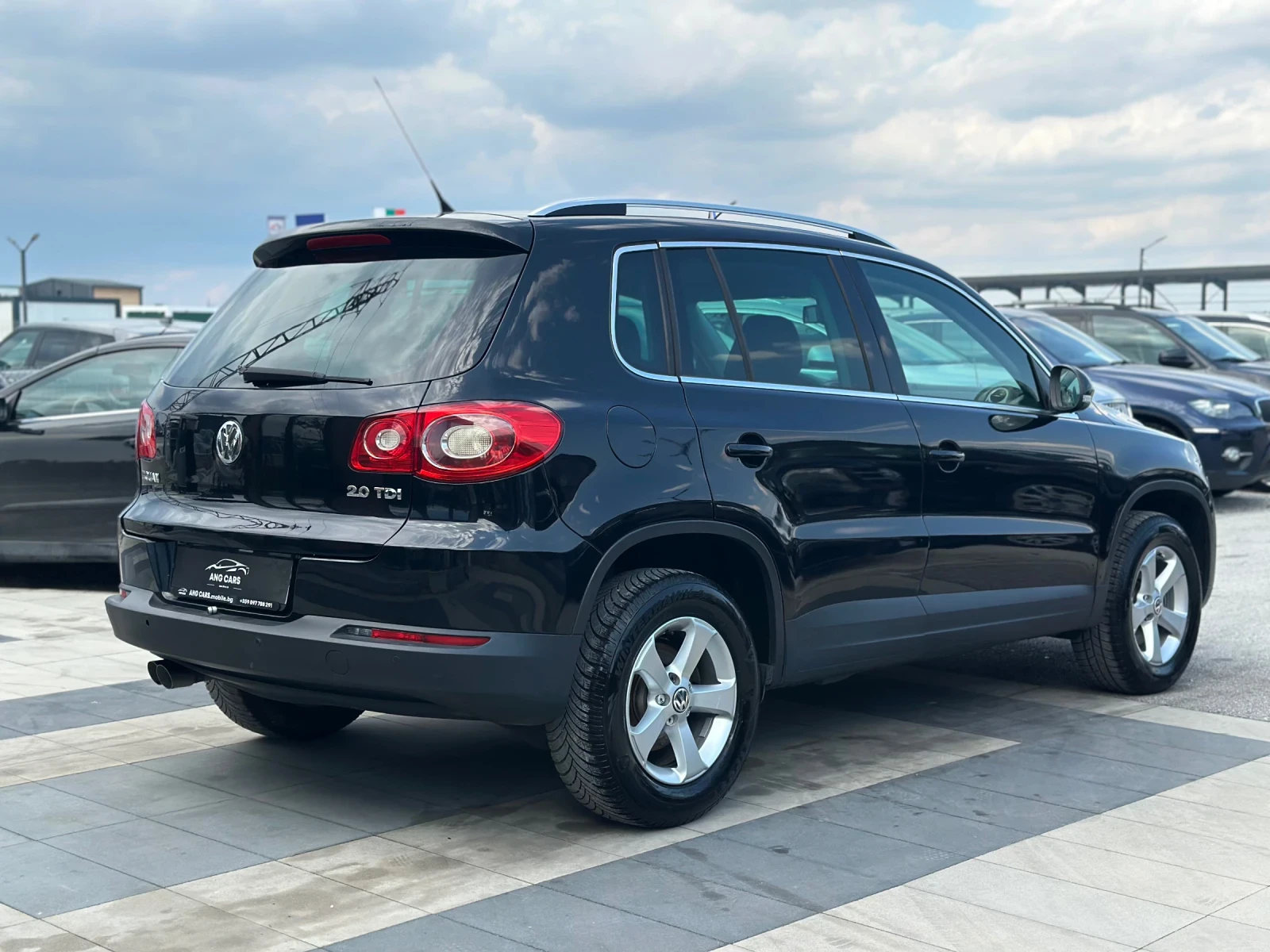 VW Tiguan * 2.0TDI* 4Motion* DSG* СервизнаИстория* , снимка 5 - Автомобили и джипове - 54886727