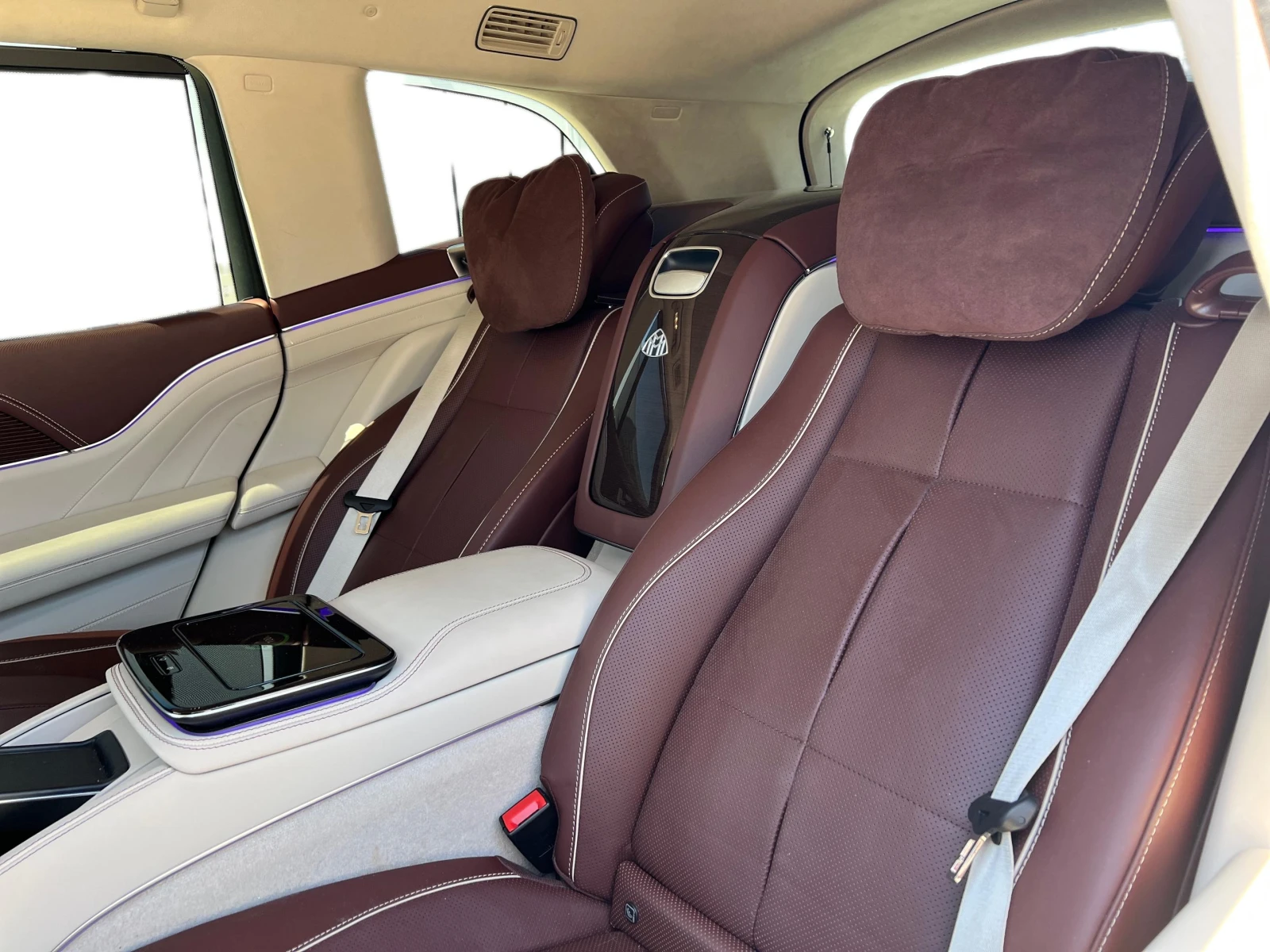 Mercedes-Benz GLS 600 4MATIC Maybach, снимка 11 - Автомобили и джипове - 54930619