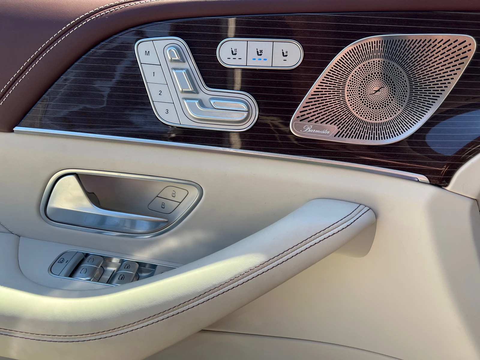 Mercedes-Benz GLS 600 4MATIC Maybach, снимка 9 - Автомобили и джипове - 54930619