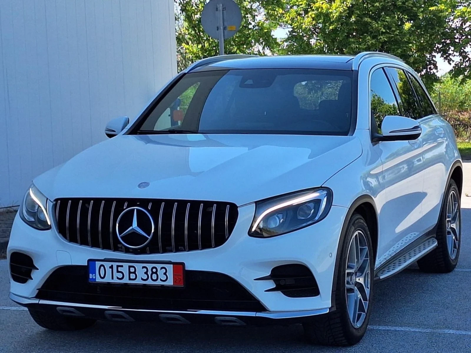 Mercedes-Benz GLC 220 AMG* PREMIUM* ПЪЛНА СЕРВИЗНА ИСТОРИЯ В МЕРЦЕДЕС , снимка 2 - Автомобили и джипове - 55040496