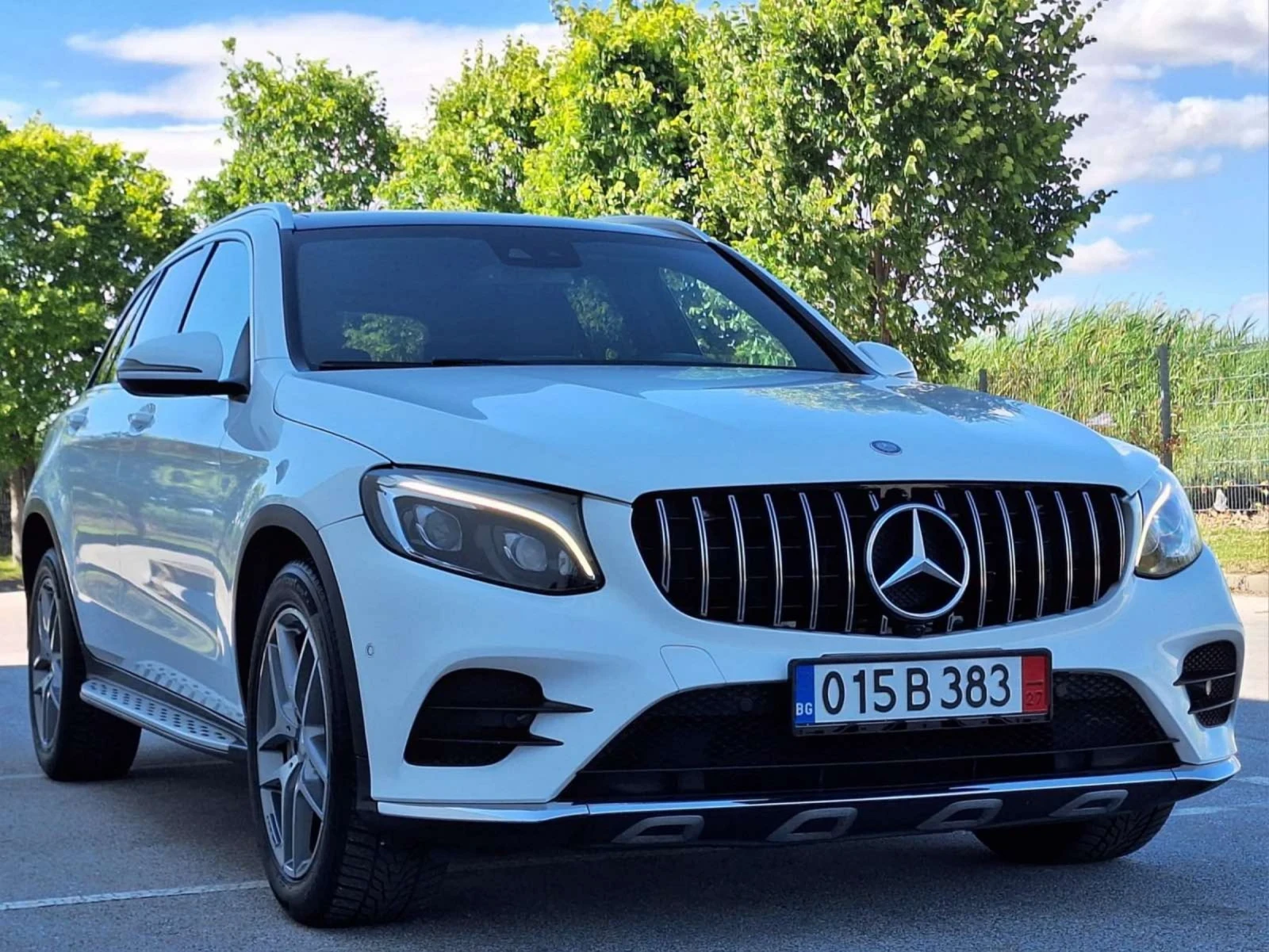 Mercedes-Benz GLC 220 AMG* PREMIUM* ПЪЛНА СЕРВИЗНА ИСТОРИЯ В МЕРЦЕДЕС , снимка 3 - Автомобили и джипове - 55040496