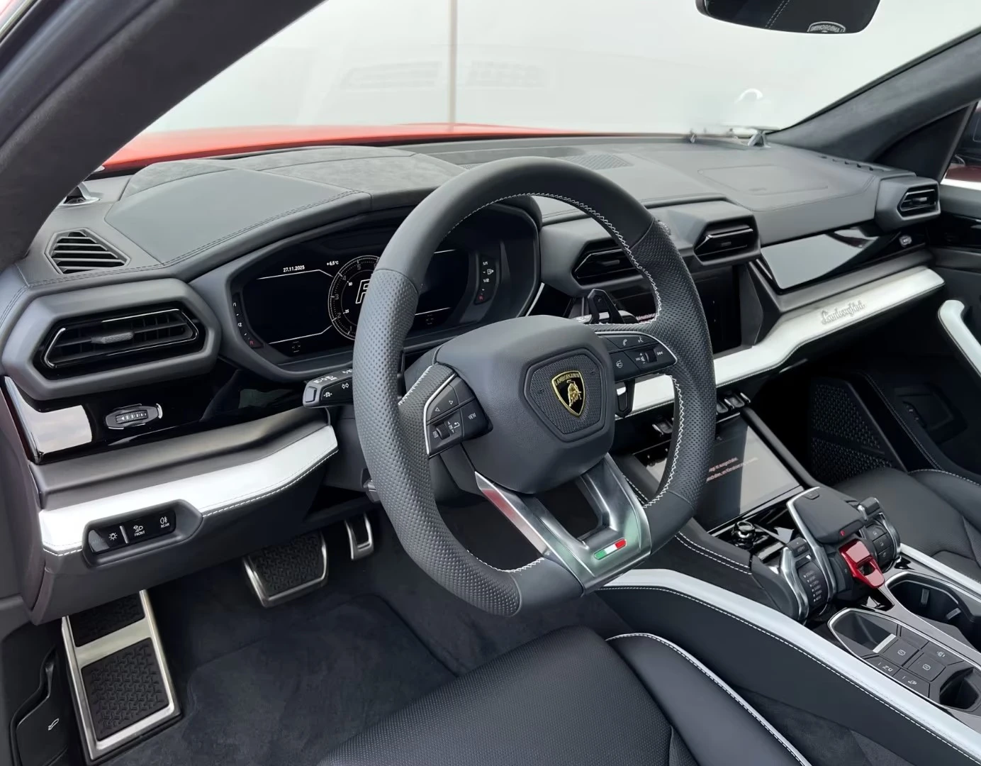 Lamborghini Urus SE, снимка 9 - Автомобили и джипове - 55099088