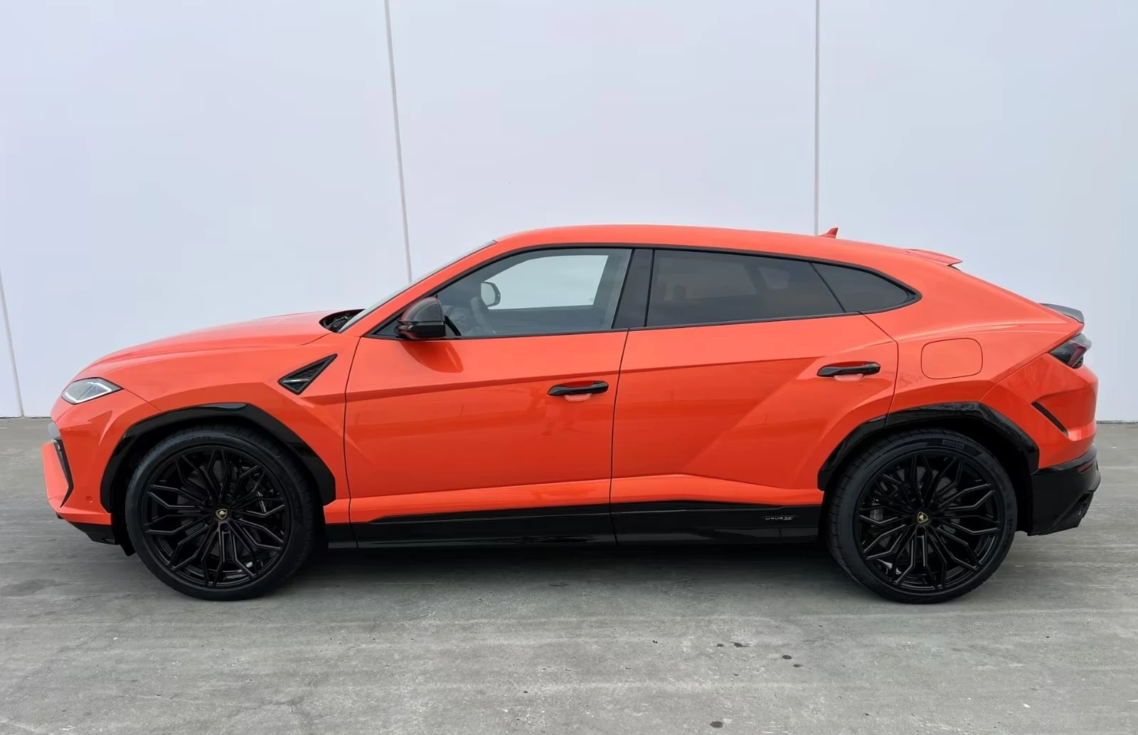 Lamborghini Urus SE, снимка 6 - Автомобили и джипове - 55099088