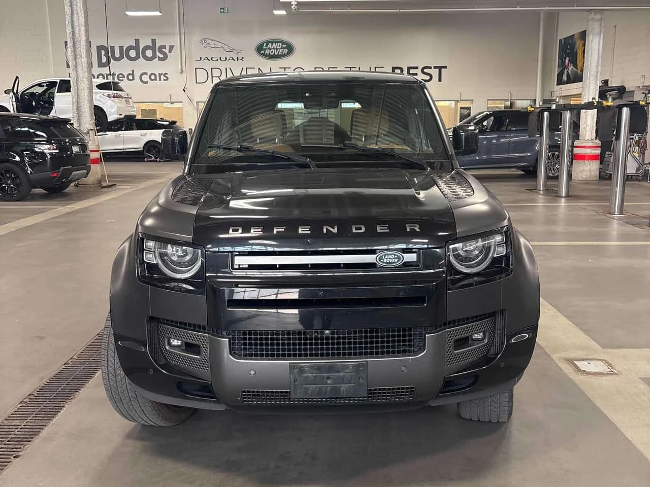 Land Rover Defender * 110 AWD * АВТОКРЕДИТ БЕЗ ПЪРВОНАЧАЛНА ВНОСКА* , снимка 6 - Автомобили и джипове - 55529904