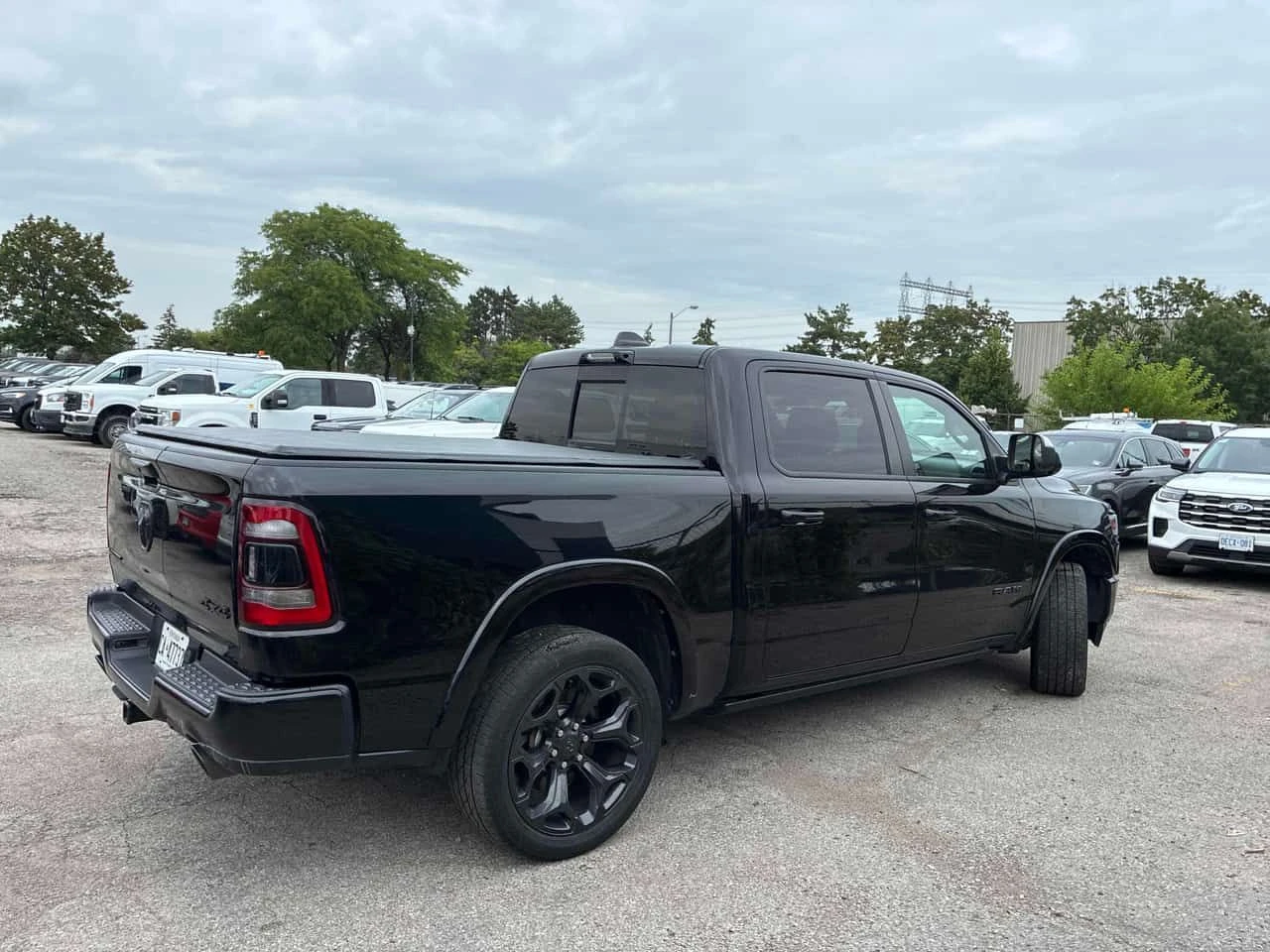 Dodge RAM 1500 Limited/360/HUD/ОБДУХВАНЕ/ВЪЗДУХ/CARFAX/АВТОКРЕДИТ, снимка 3 - Автомобили и джипове - 55650223