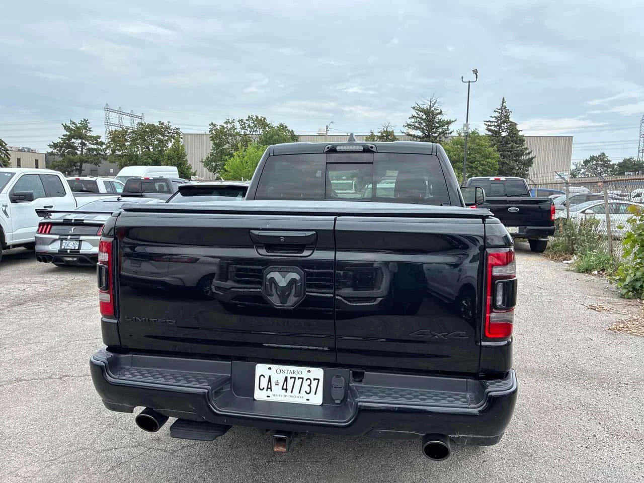 Dodge RAM 1500 Limited/360/HUD/ОБДУХВАНЕ/ВЪЗДУХ/CARFAX/АВТОКРЕДИТ, снимка 4 - Автомобили и джипове - 55650223