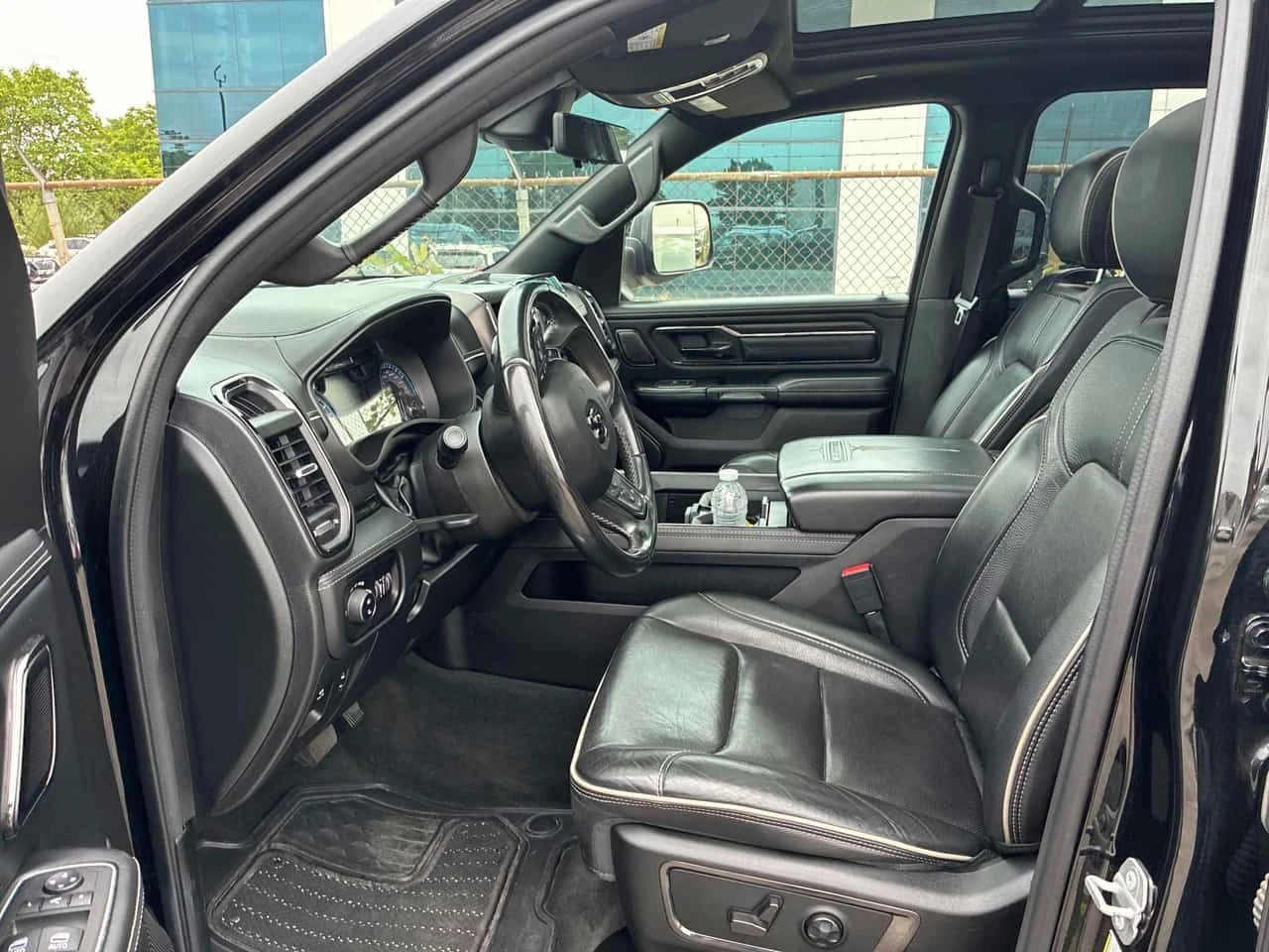 Dodge RAM 1500 Limited/360/HUD/ОБДУХВАНЕ/ВЪЗДУХ/CARFAX/АВТОКРЕДИТ, снимка 5 - Автомобили и джипове - 55650223