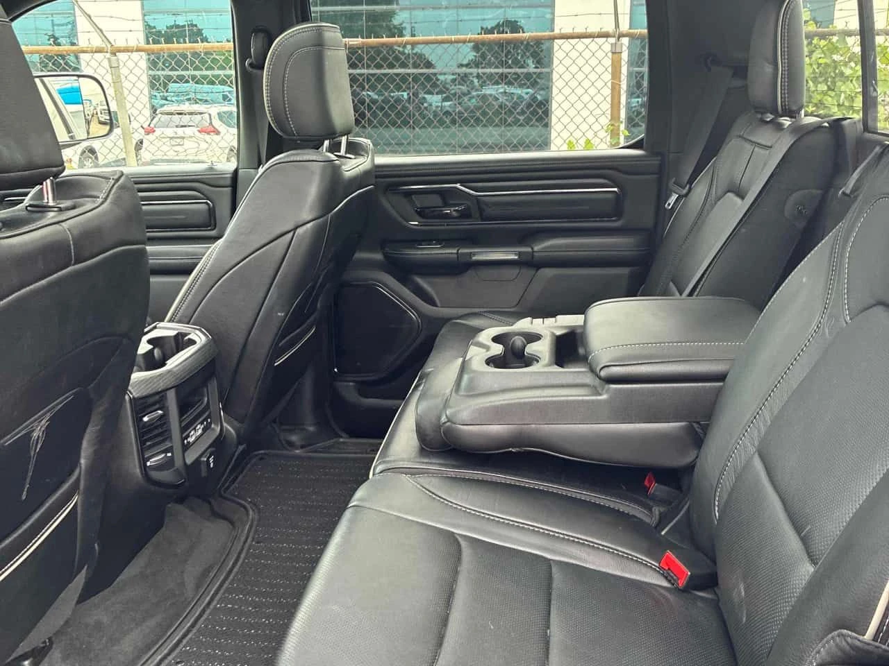 Dodge RAM 1500 Limited/360/HUD/ОБДУХВАНЕ/ВЪЗДУХ/CARFAX/АВТОКРЕДИТ, снимка 12 - Автомобили и джипове - 55650223