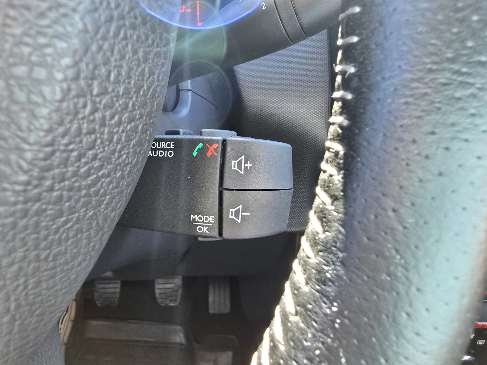 Dacia Duster 1.6i КЛИМАТИК ГАЗ КАМЕРА, снимка 14 - Автомобили и джипове - 55961174