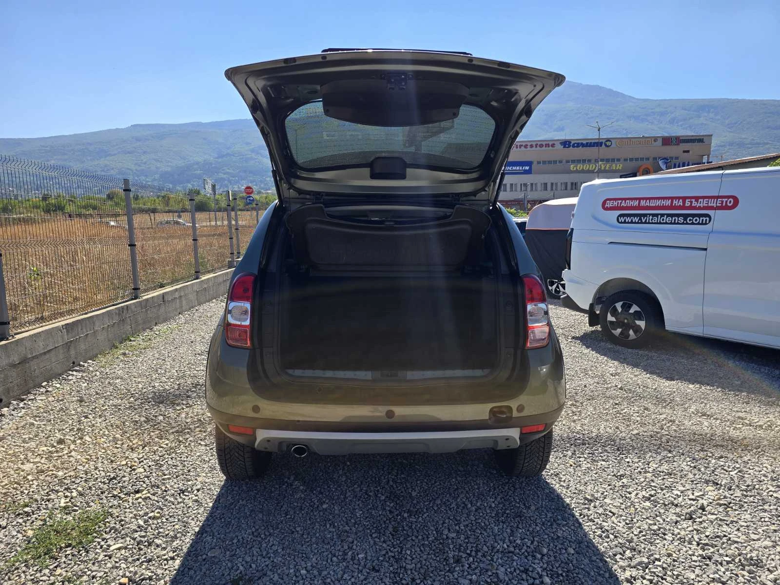 Dacia Duster 1.6i КЛИМАТИК ГАЗ КАМЕРА, снимка 7 - Автомобили и джипове - 55961174