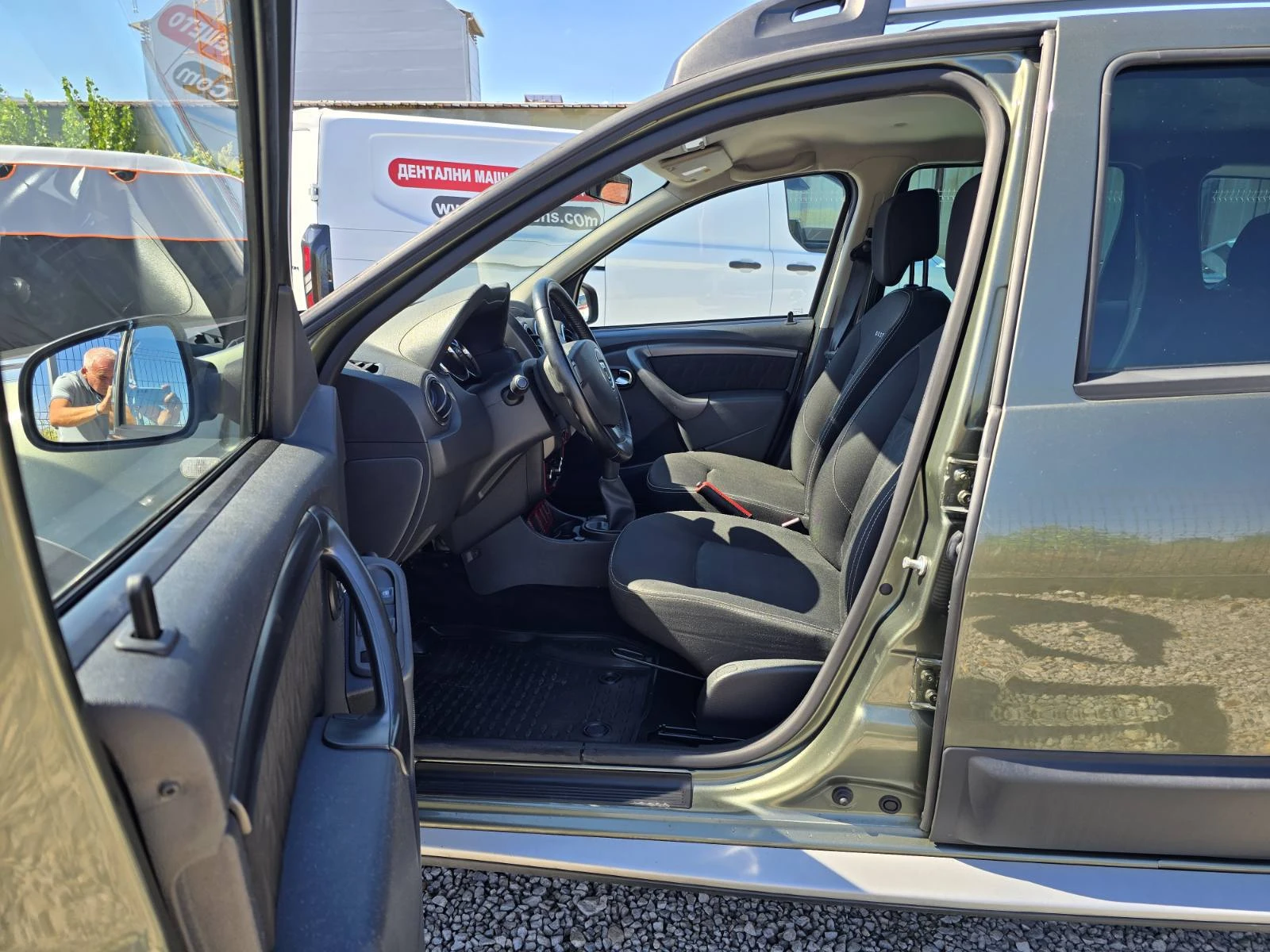 Dacia Duster 1.6i КЛИМАТИК ГАЗ КАМЕРА, снимка 5 - Автомобили и джипове - 55961174