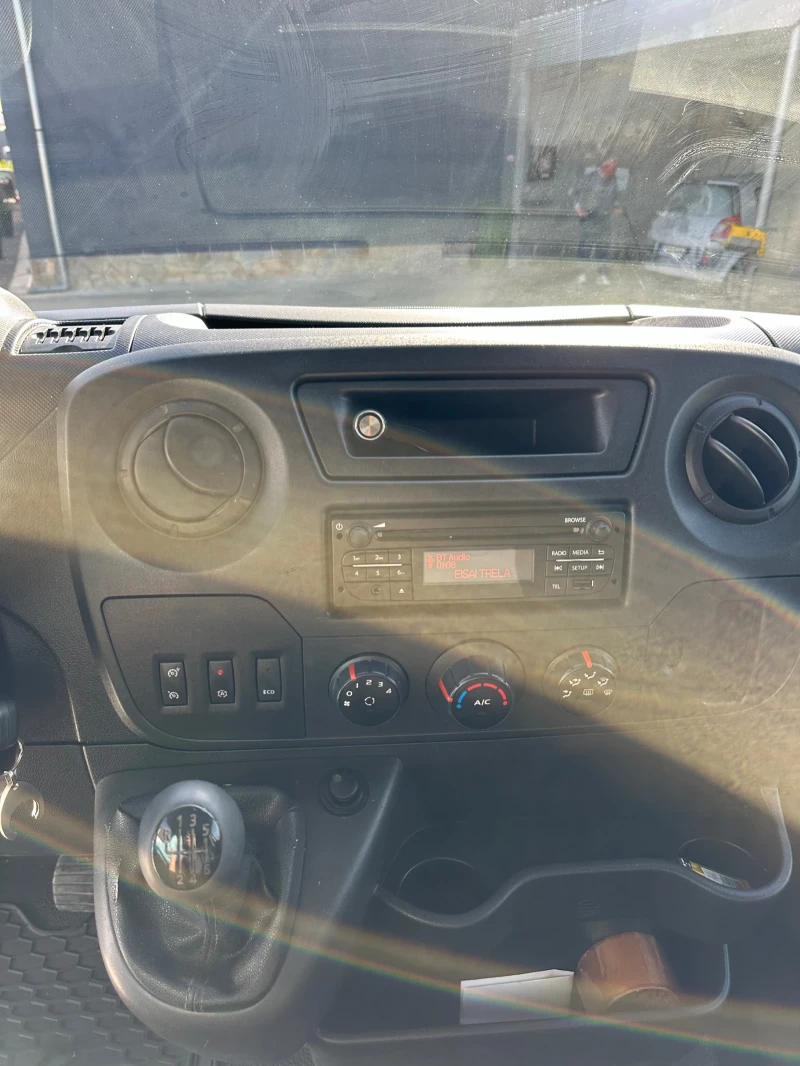 Renault Master 2.3 Хладилен+ Климатик, снимка 8 - Бусове и автобуси - 48055034