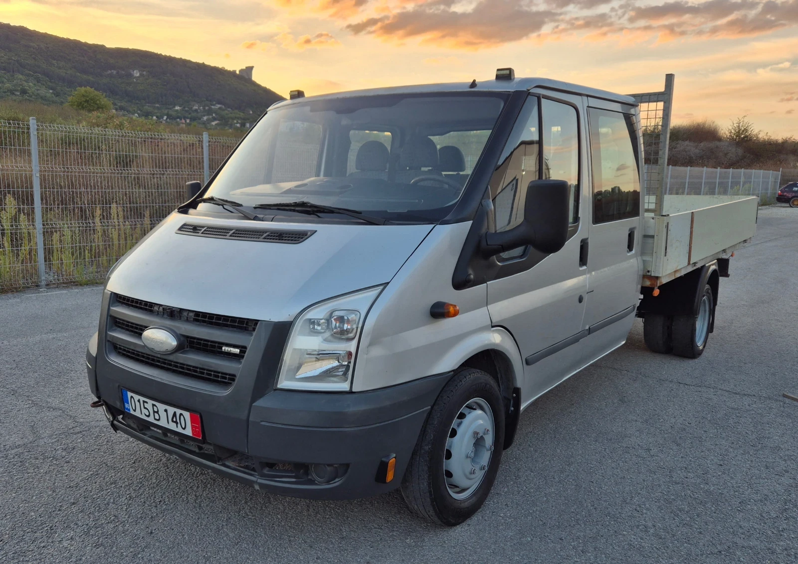 Ford Transit 2.4d Бордови 6+ 1