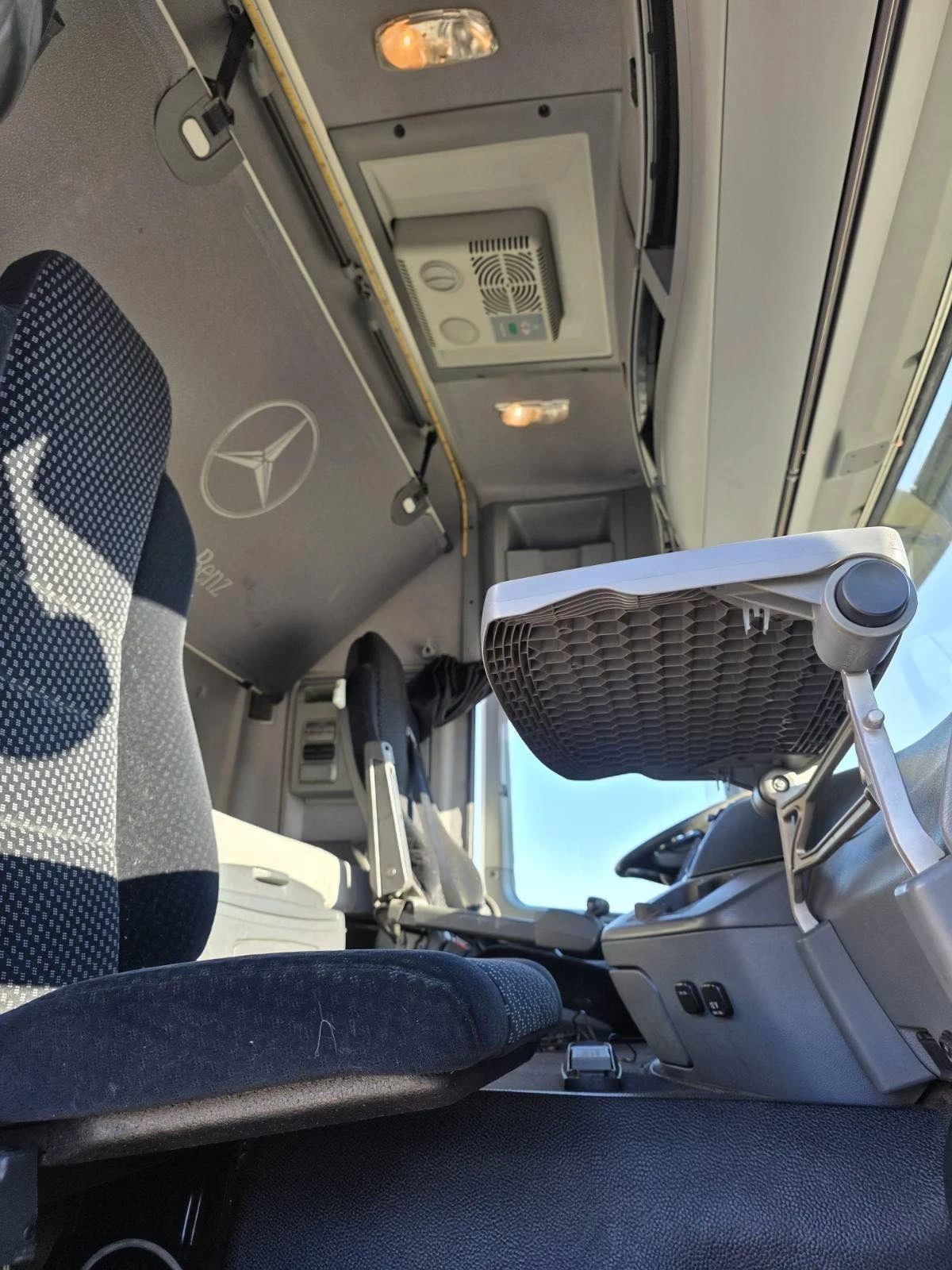 Mercedes-Benz Actros  - изображение 9