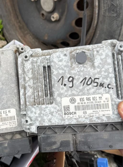Компютър мотор двигател ECU 03g906021 mm 19 BLS Vw golf touran passat
