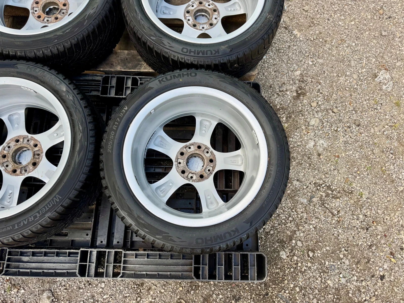 Гуми с джанти Kumho 205/50R17, снимка 15 - Гуми и джанти - 54778723