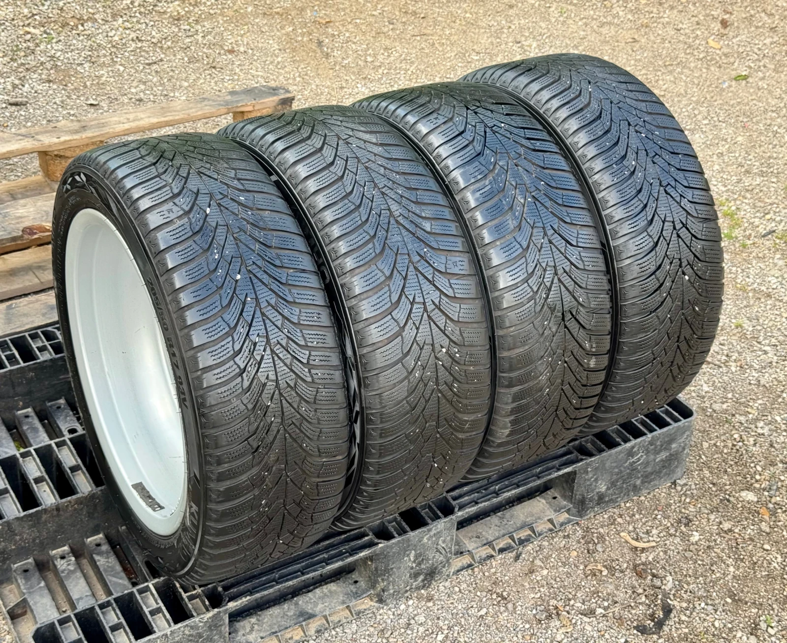 Гуми с джанти Kumho 205/50R17, снимка 11 - Гуми и джанти - 54778723