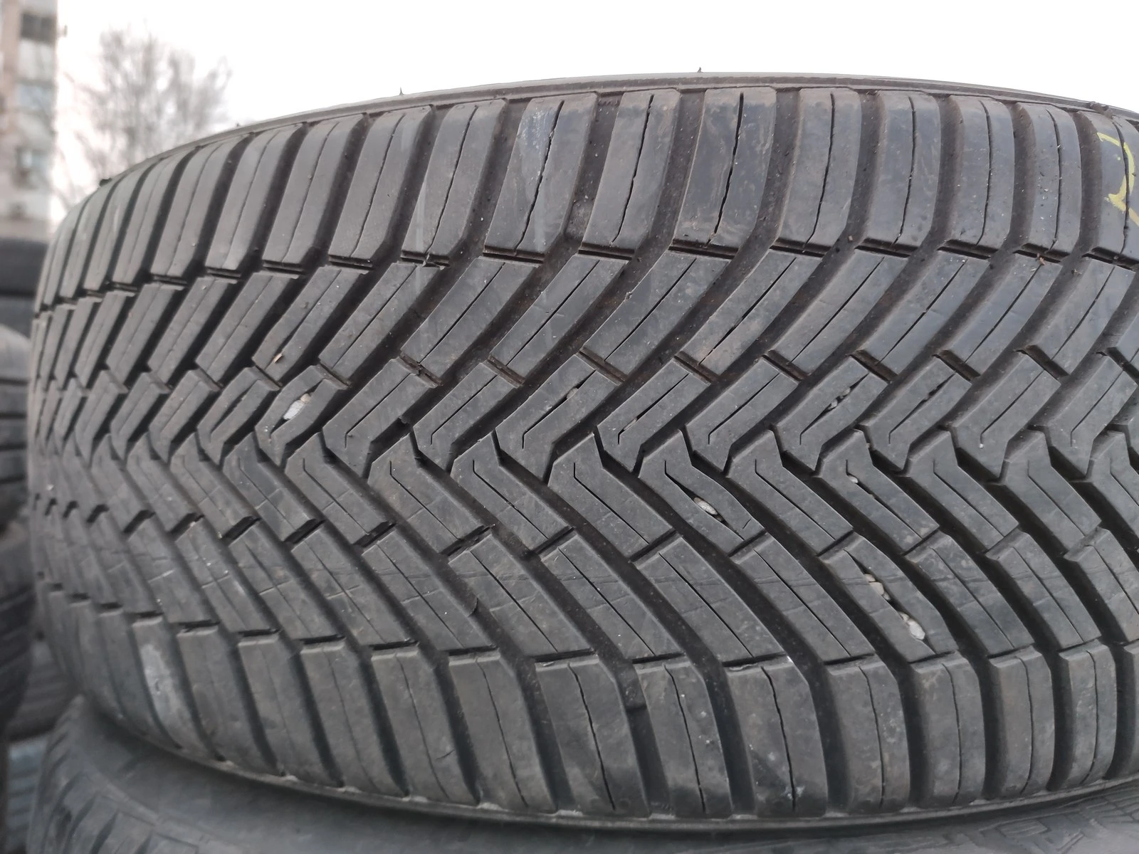 Гуми Всесезонни 205/45R17