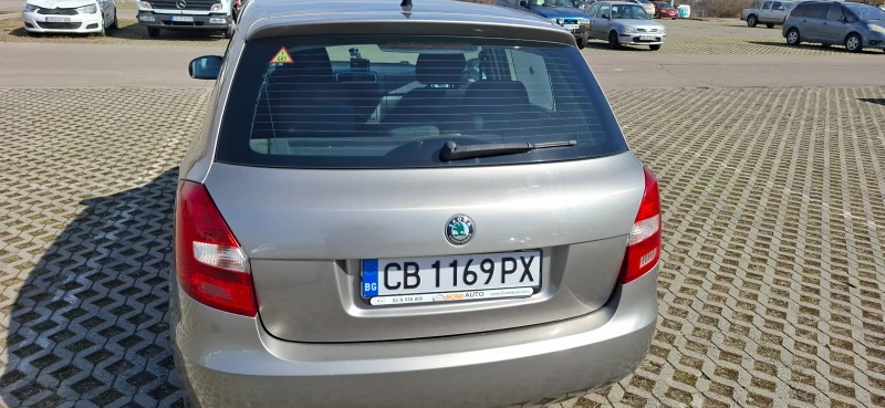 Skoda Fabia 2 1.2, снимка 3 - Автомобили и джипове - 49437356