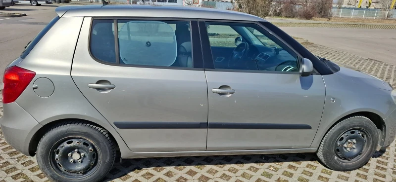 Skoda Fabia 2 1.2, снимка 4 - Автомобили и джипове - 49437356