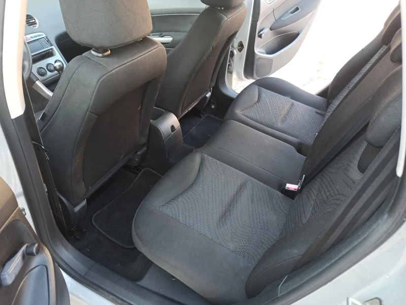 Peugeot 308 1.6 HDI, снимка 13 - Автомобили и джипове - 51381882