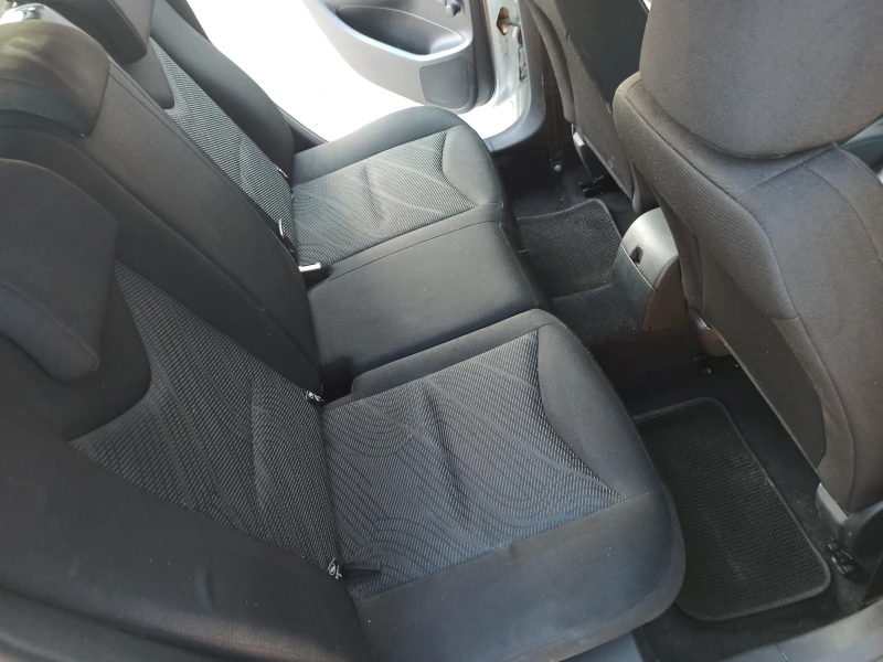 Peugeot 308 1.6 HDI, снимка 14 - Автомобили и джипове - 51381882