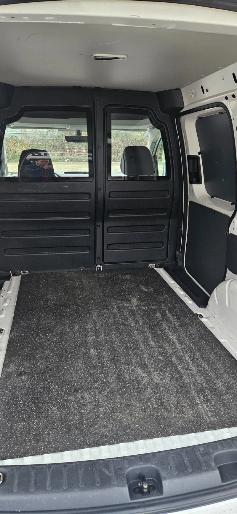 VW Caddy, снимка 6 - Автомобили и джипове - 52379089