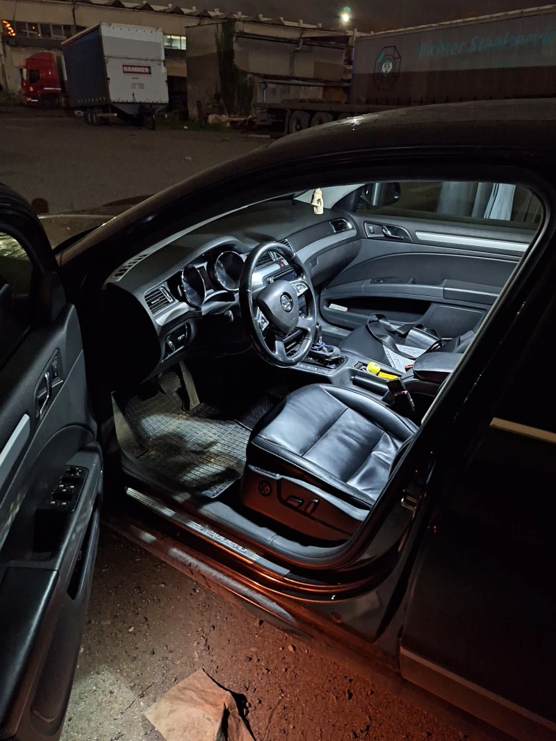 Skoda Superb 2.0 TDI  DSG facelift, снимка 11 - Автомобили и джипове - 52544828