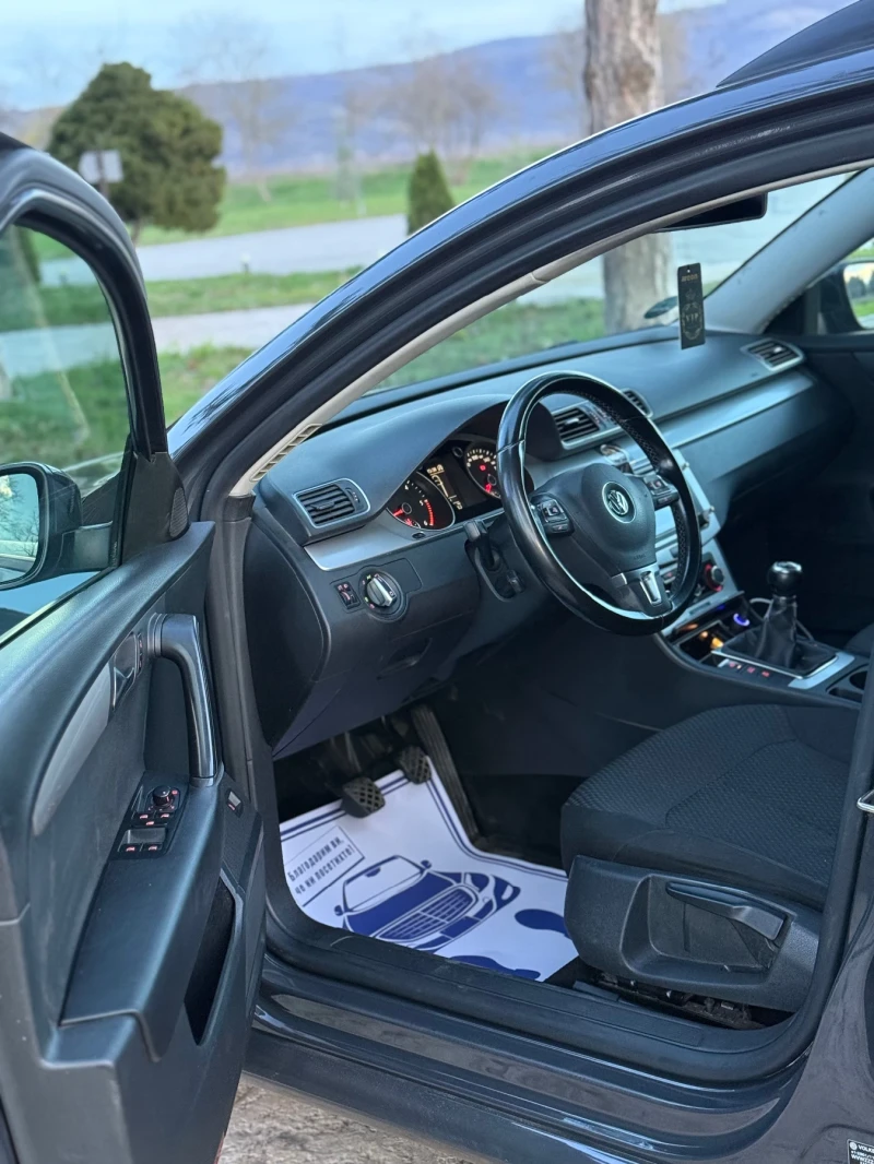 VW Passat 1.6 TDI, снимка 7 - Автомобили и джипове - 52775414