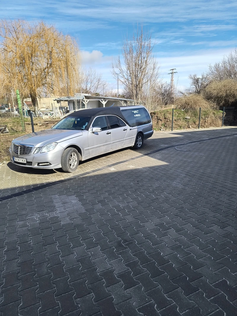 Mercedes-Benz E 270 Роберто Кантинели, снимка 3 - Автомобили и джипове - 53299035