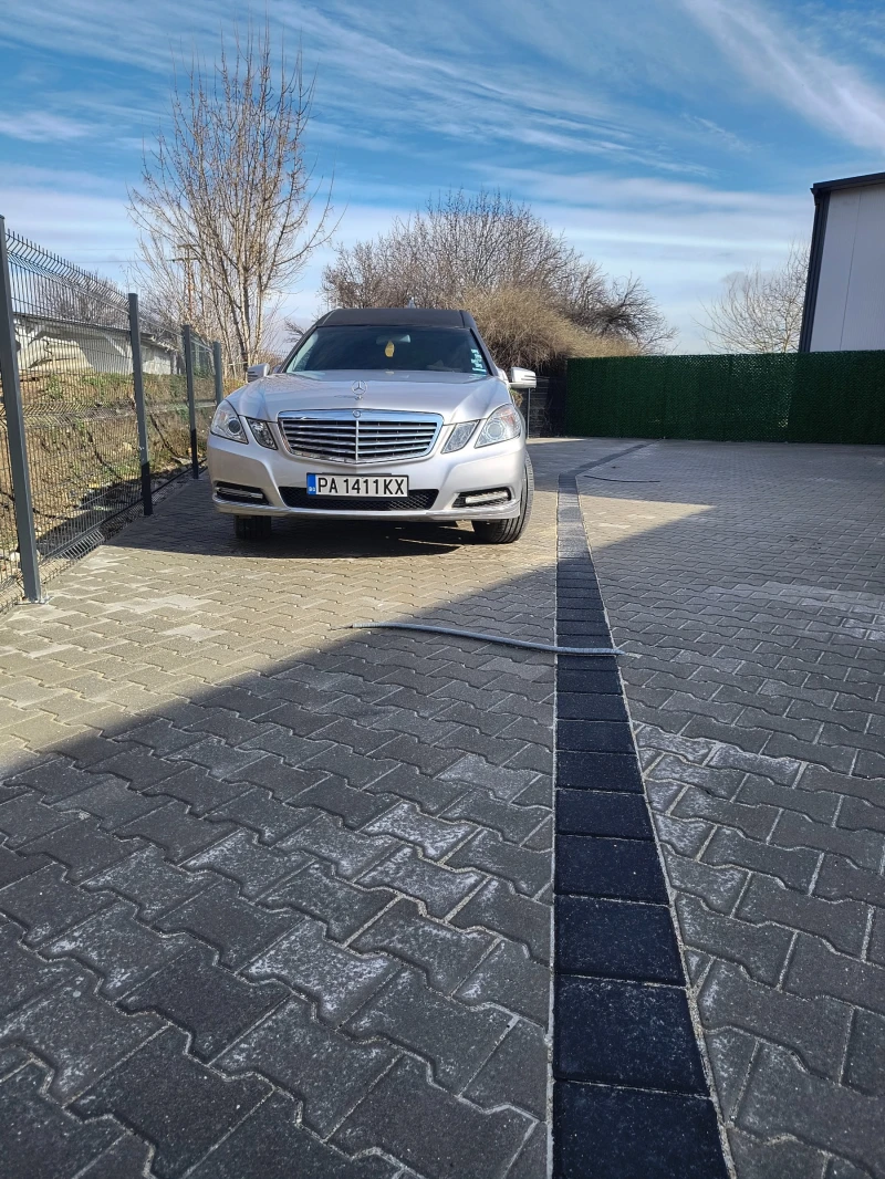 Mercedes-Benz E 270 Роберто Кантинели, снимка 2 - Автомобили и джипове - 53299035