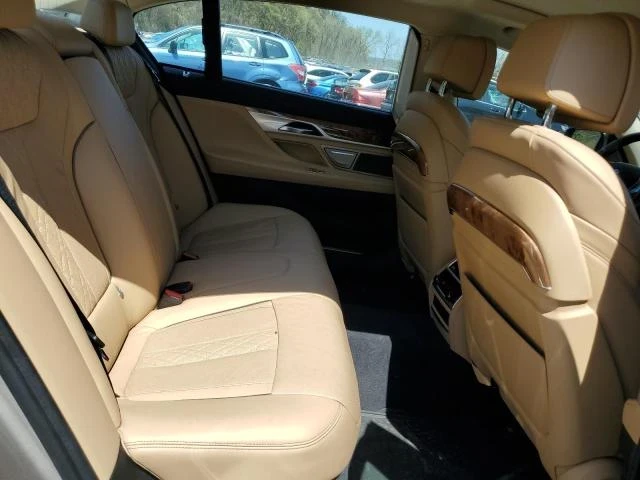BMW 740  - изображение 9