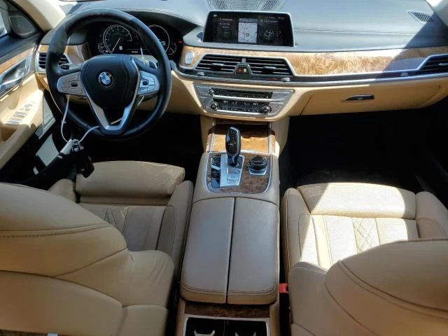 BMW 740  - изображение 8