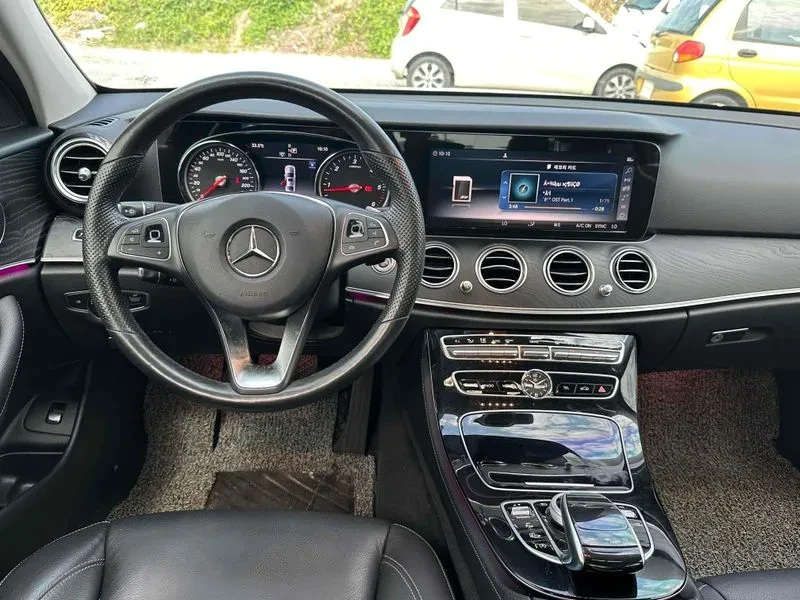 Mercedes-Benz E 220 Avantgarde - САМО 30% АВАНС, снимка 11 - Автомобили и джипове - 55429306