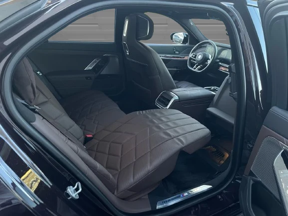 BMW i7 M70 xDrive = Shadow Line = �������� | Mobile.bg � ����������� 12